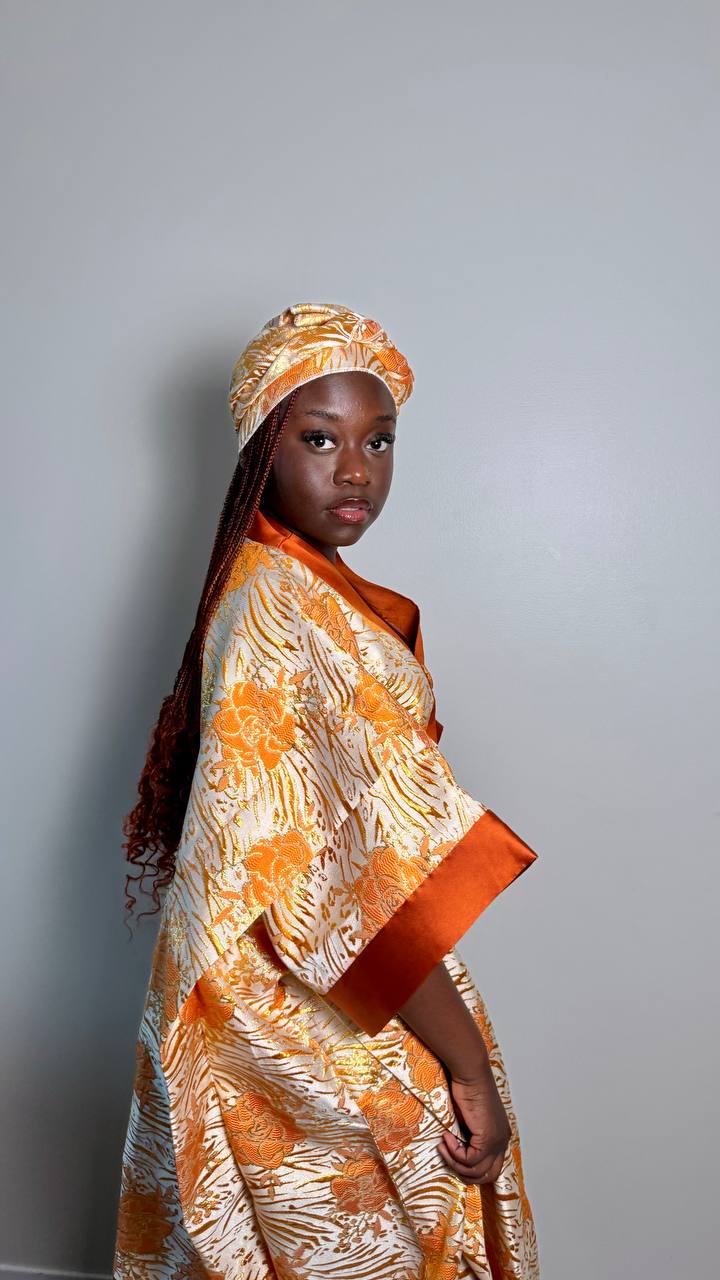 BOUBOU KEMI EN BROCARD AVEC FOULARD