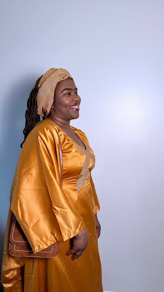 BOUBOU AMARA EN SATIN ET PAGNE AVEC FOULARD